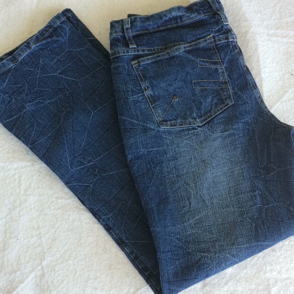 Bailey’s Point Darker wash jean with fading Sz. 13